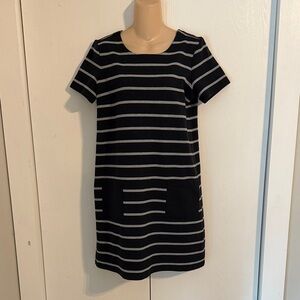 GAP Medium Striped Short-Sleeve Knit Shift Dress With Pockets